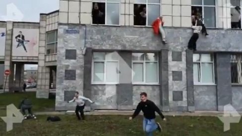 DRAMA U RUSIJI: Napadač puca po kampusu univerziteta, ljudi beže kroz prozore zgrade (VIDEO)