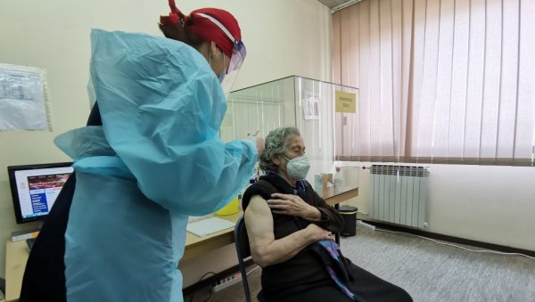 ПРОДУЖЕНО РАДНО ВРЕМЕ ЗА ВАКЦИНАЦИЈУ: У Крушевцу до сада прву дозу примило готово 50.000 људи