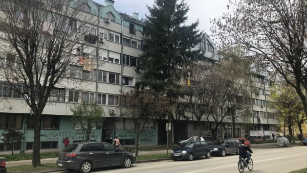 ЈОШ НЕПОЗНАТО КО ЈЕ ИСТАКАО ВОДУ ИЗ СИСТЕМА: Станари зграде у Немањиној улици у Чачку у страху дочекују нову грејну сезону