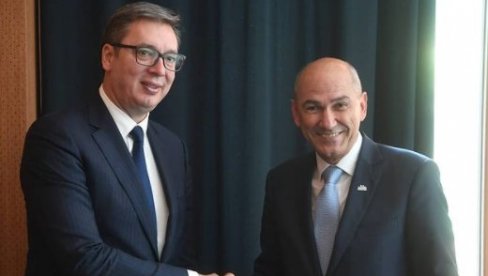 ВУЧИЋ СА ЈАНШОМ: Председник се у Будимпешти састао са словеначким премијером