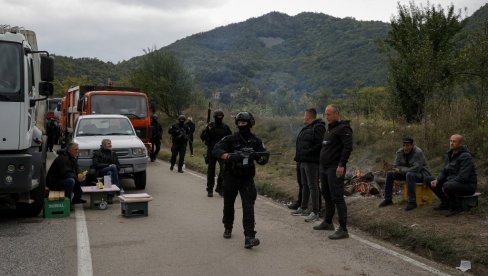 МУЛТИЕТНИЧКО ДРУШТВО СЕ НЕ ГРАДИ ДЕМОНСТРАЦИЈОМ СИЛЕ: Канцеларија за Косово и Метохију реаговала на нападе на Србе у Косовској Митровици
