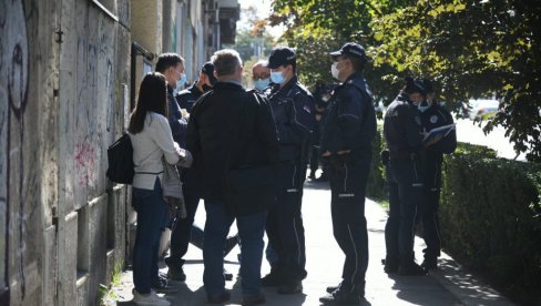 БАВИЋЕМО СЕ И ИЗВРШИТЕЉИМА! Вучић најавио важне промене - Сиротиња остаје без својих кућа и собичака...