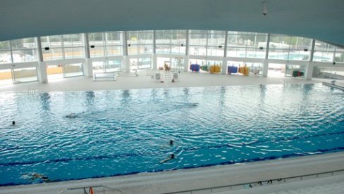 ТРОФЕЈ БЕОГРАДА НА ДОРЋОЛУ: Такмичење у пливању за особе са инвалидитетом