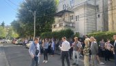 VRAČARCIMA DRAGOCENA STARA ZDANJA: Ispred Topolske 19 skup zainteresovanih za ambijentalne celine
