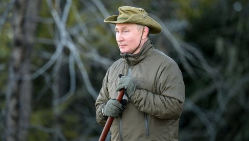 ПУТИН НА ОДМОРУ НАКОН ИЗОЛАЦИЈЕ: Руски лидер пешачио и пецао - Ево ко му прави друштво (ВИДЕО)