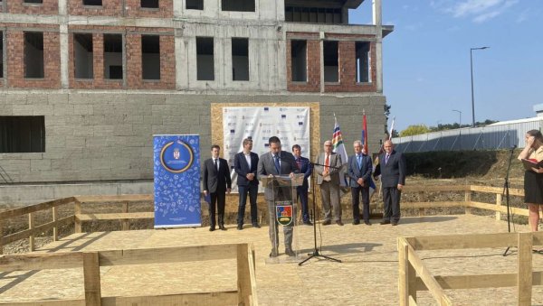 СРБИЈА ЋЕ БИТИ ЦЕНТАР БИОТЕХНОЛОГИЈЕ: Настављена изградња Центра изврсности у Крагујевцу