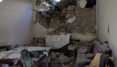 ПОТРЕСНИ ПРИЗОРИ СА КРИТА: Порушене куће, људи спавају у шаторима - Тло још увек не мирује (ФОТО)
