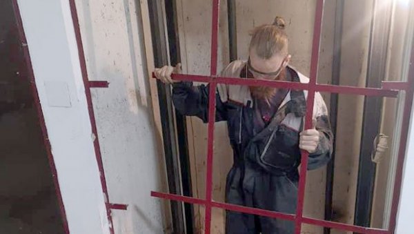 УПОРНОШЋУ ДО ЛИФТА: Станари у Станка Пауновића Вељка 80 издејствовали станицу и на првом спрату