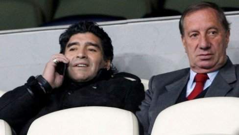 BIO JE SIN KOGA NIKAD NIJE IMAO: Legendarni Argentinac još ne zna da je umro Maradona, spremaju se da mu kažu