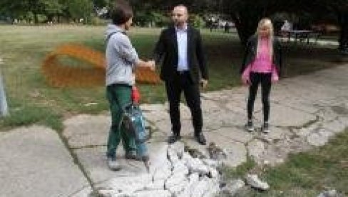 OBNOVA PRILAZNIH STAZA: Ulaže se novac u uređivanje naselja u Rakovici