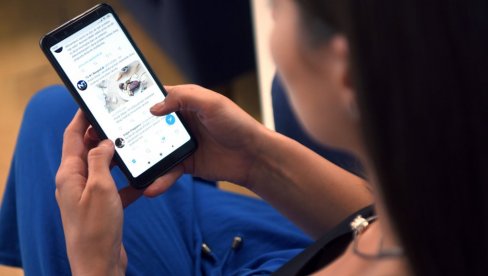 КАДА СУ ЦВЕТАЛЕ ЛАЖИ: Пропаганда цвета у нашем добу - Лаж се прошири светом пре него што истина устане из кревета