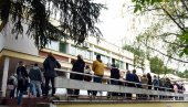 BOLNICE PREPUNE, REDOVI ZA PREGLED: Gotovo svi kreveti u beogradskim klinikama popunjeni, nije lakše ni u ostalim gradovima