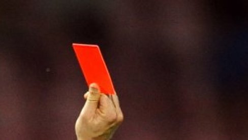 DELILAC (NE)PRAVDE: Sramota za italijanski fudbal, pogledajte zbog čega je sudija isključio fudbale Juventusa na derbiju protiv Intera (VIDEO