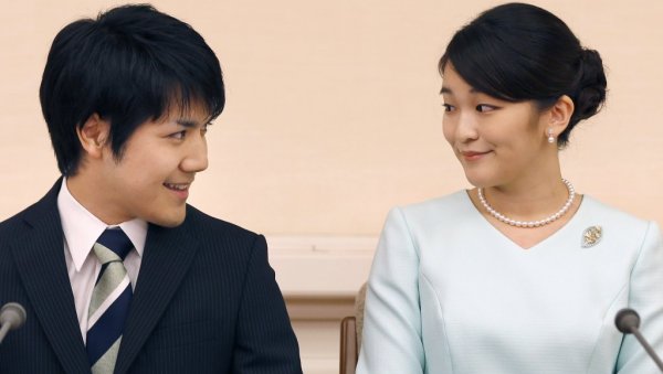 ODRIČE SE KRALJEVSKOG STATUSA I NOVCA: Japanska princeza Mako udaje se za  "običnog građanina"