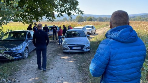 PRVE FOTOGRAFIJE I SNIMCI: Ovo je mesto na kojem je pronađen zapaljeni automobil nestale porodice Đokić (FOTO/VIDEO)
