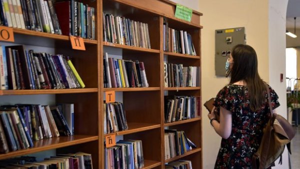 ТРАЖЕНИЈИ БЕСНИЛО И КУГА: Чланови градске библиотеке остали су верни књигама и у време трајања пандемије