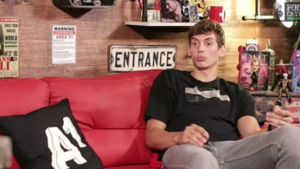 АНЕГДОТА О СРБИНУ И ХРВАТУ:  Умало су умрли! Мајстори под обручима, незналице у води