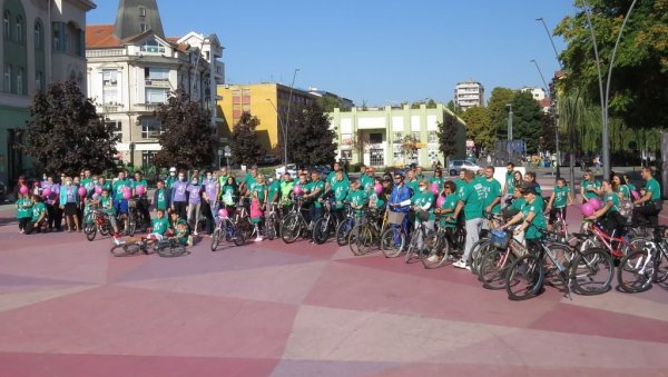 АКЦИЈА У ШАПЦУ: Дај педалу раку и у граду на Сави, више од 100 Шапчана возило бицикле
