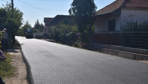 OBNOVA POLA KILOMETRA PUTA: Ugrađuje se završni sloj asfalta kroz Gornji Bunibrod