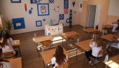 DIGITALNA OPREMA ZA OSAM UČIONICA: Karavan Zajednici zajedno kompanije NIS obišao još jednu školu u Srbiji
