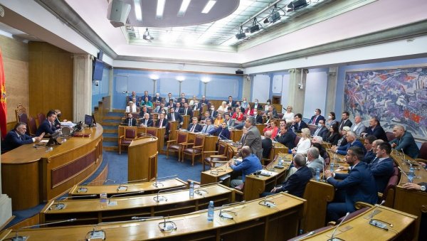 ПОТОЊА ЈЕ УРА ЗА СМЕНЕ: Мило Ђукановић о иницијативи за гласање о неповерењу Влади