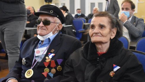 MARKO I GOSPAVA PROGLAŠENI POČASNIM GRAĐANIMA: Za  76. godišnjicu oslobođenja u Drugom svetskom ratu Kikinda ukazala čast sugrađanima