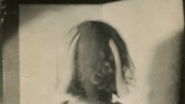 ИЗ ЗБИРКЕ ПРИМЕЊЕНЕ УМЕТНОСТИ У СВЕТ: Фотографија нашег надералисте у Њујорку и Лондону