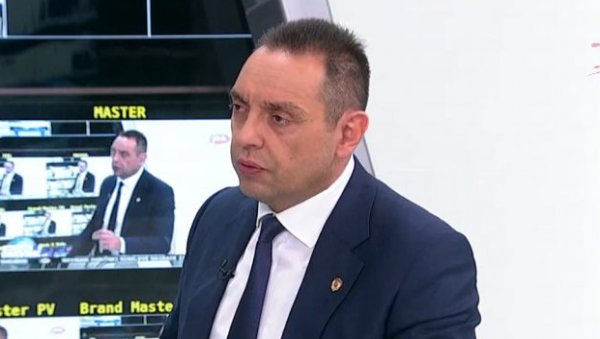 ВУЛИН О ДАНАШЊЕМ ПРОТЕСТУ: Екскурзија Саве Манојловића нас коштала 330.000 евра