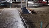 SKANDAL U BEOGRADU: Bahati vozač uleteo autom u dečiji parkić - Igralište demolirano! (FOTO)