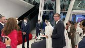 У ЕМИРАТИМА ВРЕДНО РАДИ  10.000 СРБА: Репортер Новости у Дубаију,  где се до марта 2022. одвија највећа светска привредна манифестација