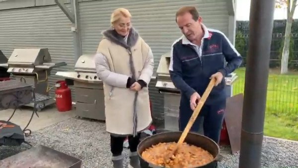 КАРИЋ ТОПИО ЧВАРКЕ: Бизнисмен помогао грађевинарима из Србије да направе специјалитет