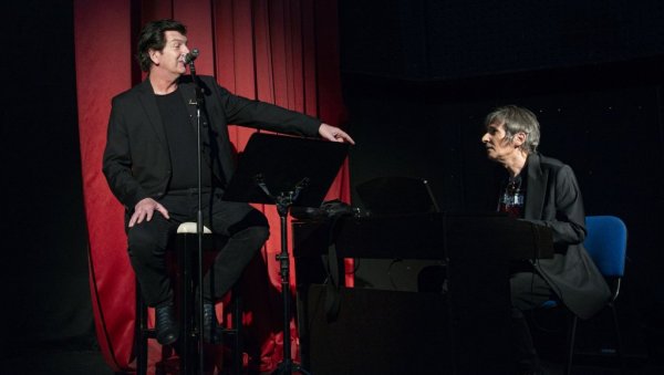 ПРОГРАМ НЕШИ С ЉУБАВЉУ: ПОзориште Бошко Буха обележава 71. рођендан сећајући се преминулих колега