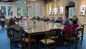KNJIŽICA NA DAR: Osnovci u poseti vrnjačkoj biblioteci