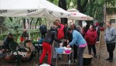 SKUVALI RUČAK ZA 210 DUŠA: Subotičani velikog srca kuvali kotlić za najsiromašnije sugrađane