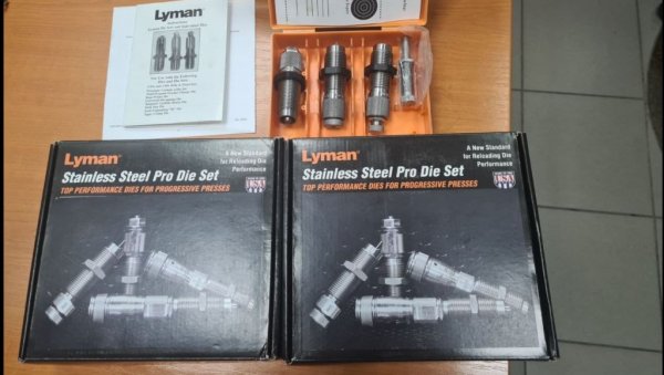 АКЦИЈА ПОЛИЦИЈЕ НА ХОРГОШУ: Заплењена три сета за пуњење бојеве муниције у аутобусу који је путовао за Ђаковицу