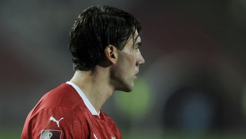 ДУШАН ВЛАХОВИЋ УЛАЗИ У ДРАМУ Блистави дани су готови?