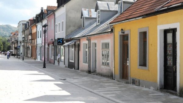 ОДАЈУ ПОЧАСТ УБИЦИ КРАЉА: Комите затражиле преимeнoвање Дечанске, на Цетињу, у Улицу Черноземског