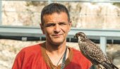 JOVIČINA FLOTA STRAH I TREPET ZA FAZANE I ZEČEVE: Jedini sokolar u Braničevskom okrugu sa svojim pticama lovi na tradicionalni način