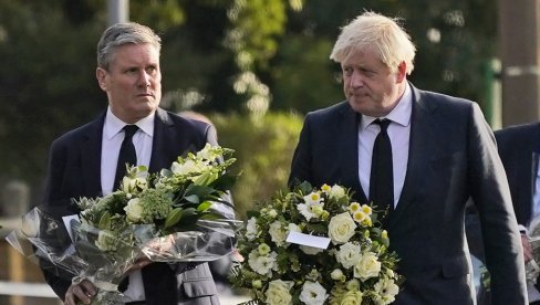 DŽONSON POSETIO CRKVU U KOJOJ JE UBIJEN POSLANIK: Britanski premijer položio cveće na mesto tragedije (FOTO)