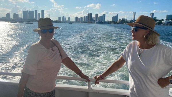 ЧАРОБНИ МАЈАМИ: Лепа Брена и Миле Китић и радно  и парадно у Америци