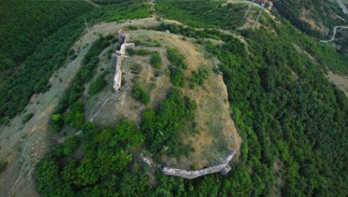 КОПРИЈАН ЧЕКА ИСХОД ТЕНДЕРА: Остаци тврђаве у Малошишту недалеко од Дољевца биће доступни и туристима