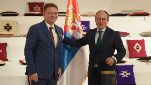 USPEŠNA SARADNJA: Korporacija Orakl i Vlada Srbije potpisali Memorandum o razumevanju