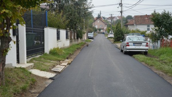 ЗАВРШЕНА САНАЦИЈА ЈОШ ДВЕ УЛИЦЕ НА ЧУКАРИЦИ: Нови асфалт у Породице Илић и Ранка Маринковића