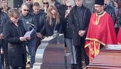 KAKO REĆI ZBOGOM? Dragan Bjelogrlić održao potresan govor na sahrani Marka Živića