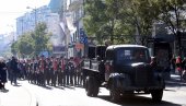 SEĆANJE NA KRVAVO DOBIJENU SLOBODU: Defileom obeleženo 77 godina od oslobođenja Beograda (FOTO)