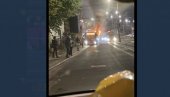 ПОЖАР НА АУТОКОМАНДИ: Запалио се аутобус у Војводе Степе, ватрогасци гасе пламен! (ФОТО+ВИДЕО)