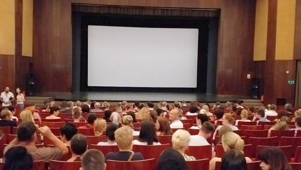 СМЕТАЈУ ИМ ГЕЈ СЦЕНЕ: Спилбергов филм забрањен у неким земљама