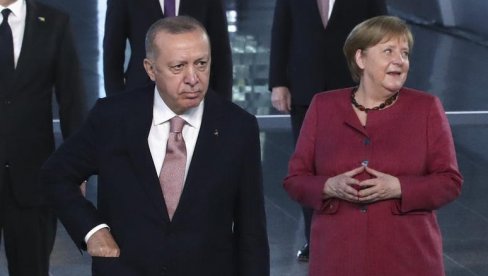 ТУРСКА ПРОТЕРУЈЕ 10 АМБАСАДОРА: Ердоган пресекао - на удару и изасланици Америке, Немачке и Француске