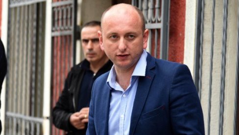 MEDENICA I DALJE PRISUTNA: Milan Knežević posle presude koja mu je izrečena u Osnovnom sudu u Podgorici