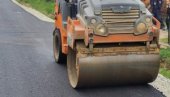 НОВИ АСФАЛТ У ШЕСТ УЛИЦА: Акција уређења путева наставља се и наредних дана